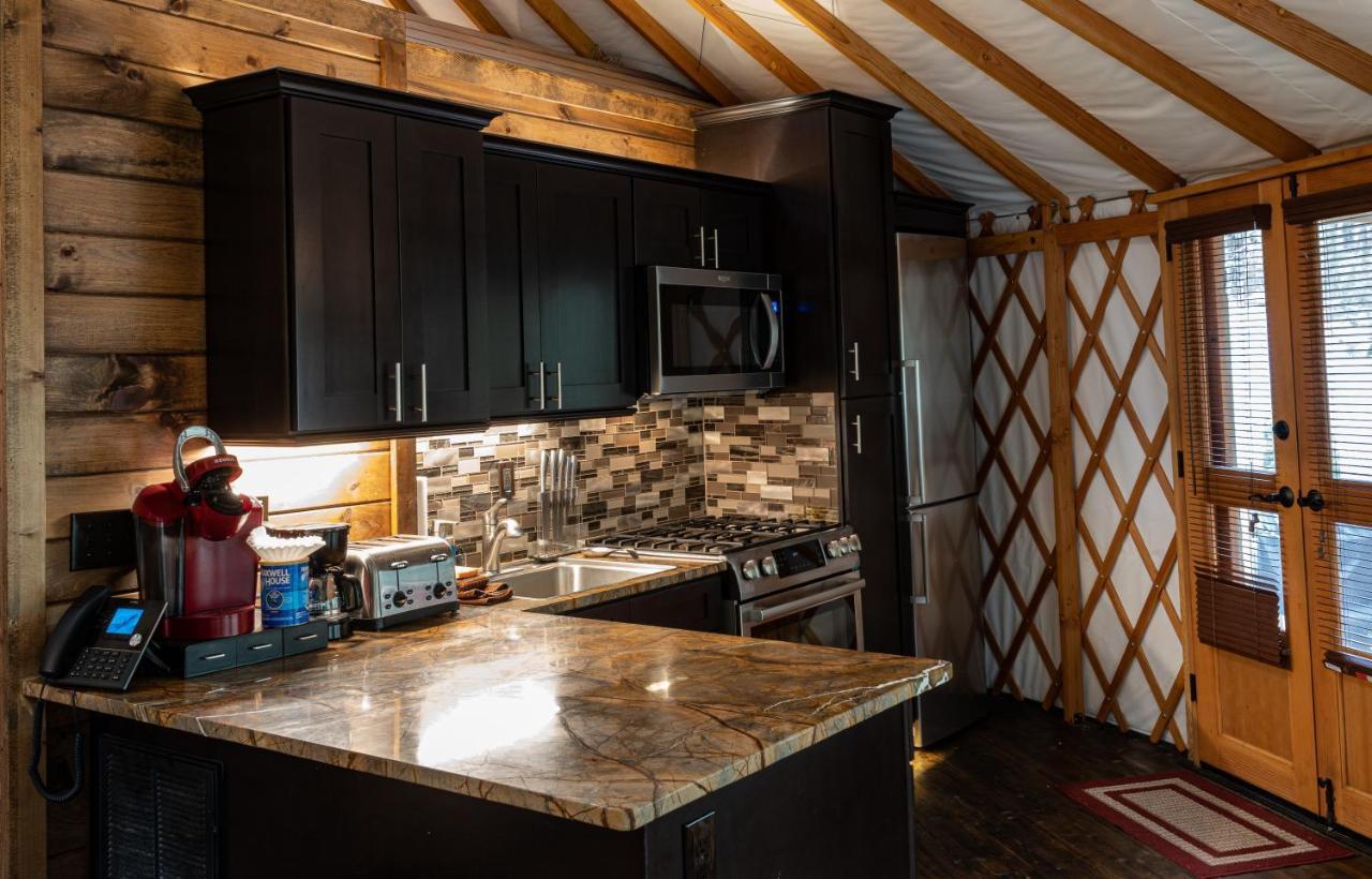 Tranquil Haven Luxy Yurt - Creekside Glamping With Private Hot Tub Villa Topton Ngoại thất bức ảnh